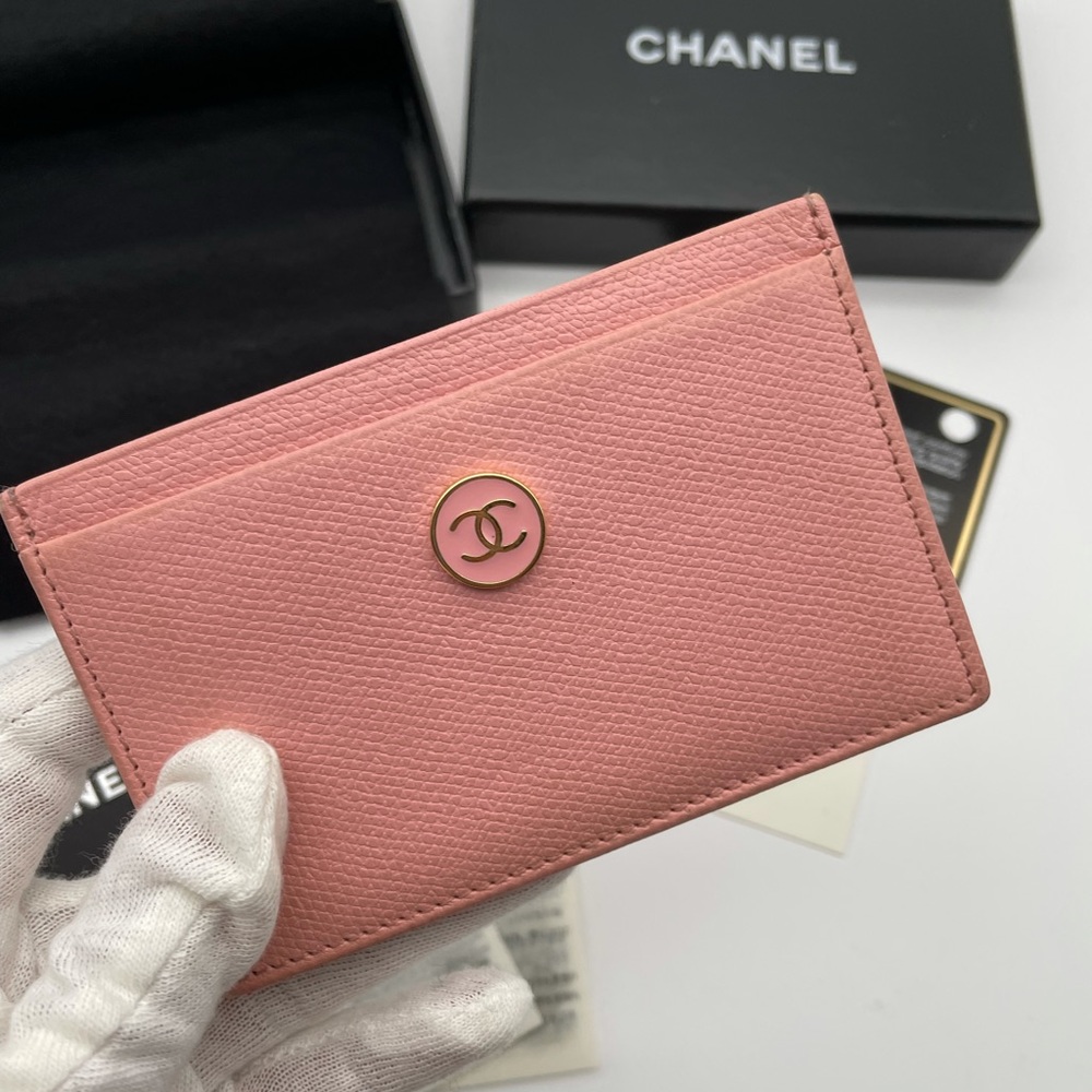 Chanel - Picture 3 of 7
